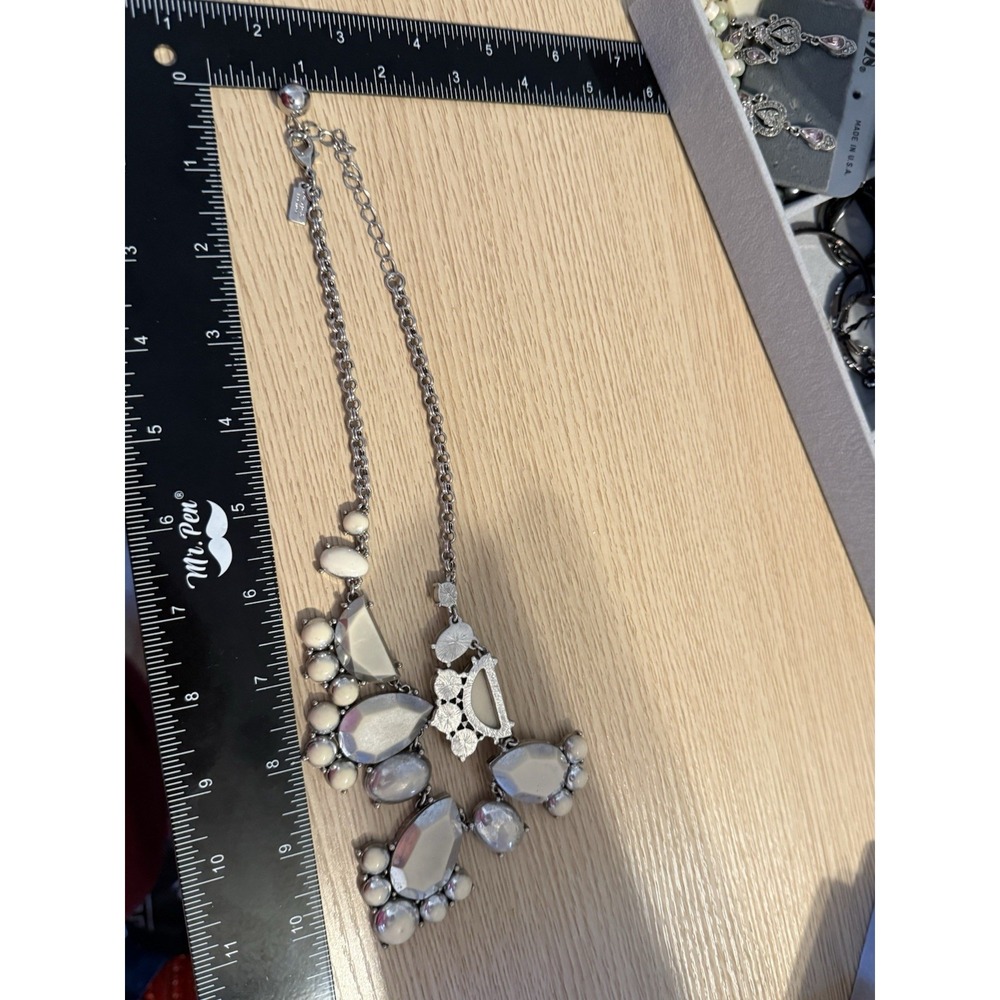 Kate Spade New York White Resin Statement Necklace Silver Tone Geometric Stone - Picture 8 of 8